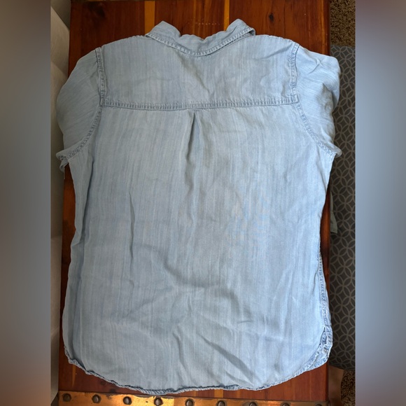 Light weight button up - Picture 2 of 2